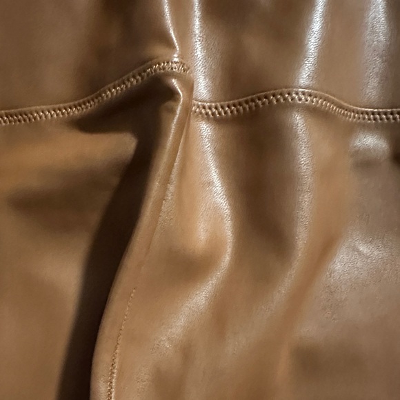 Wilfred Free Daria Pant
Size XS
C$78 C$138
Excellent condition no flaws
Skinny - Picture 5 of 13